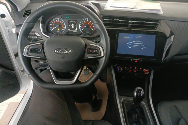 Used Chery Tiggo 3X 2021 Revised Version PLUS 1.5L Manual – Passionate Red Date Edition Center Console