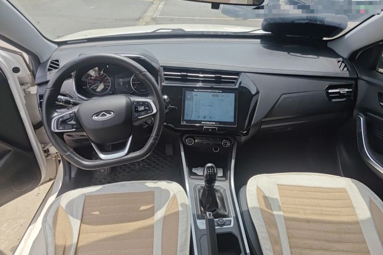 Used Chery Tiggo 3X 2021 Revised Version PLUS 1.5L Manual – Passionate Red Date Edition Center Console