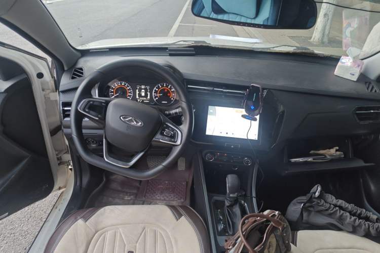 Used Chery Tiggo 3X 2021 Diamond Edition 1.5L CVT 3-Carat Center Console