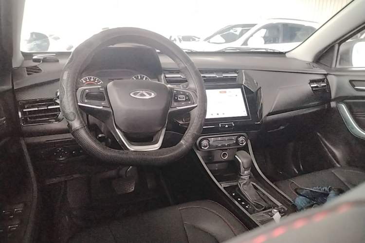 Used Chery Tiggo 3X 2021 Diamond Edition 1.5L CVT 3-Carat Center Console