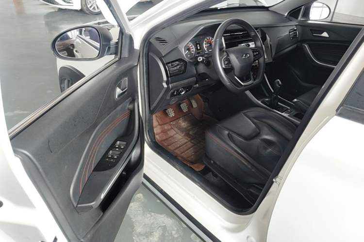 Used Chery Tiggo 3X 2021 Revised Diamond Edition 1.5L Manual 2 Carat Driver Seat