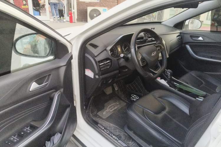 Used Chery Tiggo 3X 2021 PLUS 1.5L CVT Thrilling Red Date Edition Driver Seat