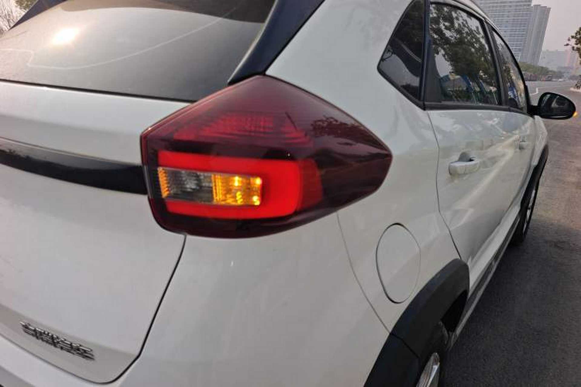 Used Chery Tiggo 3X 2021 PLUS 1.5L CVT Thrilling Red Date Edition Exterior 3