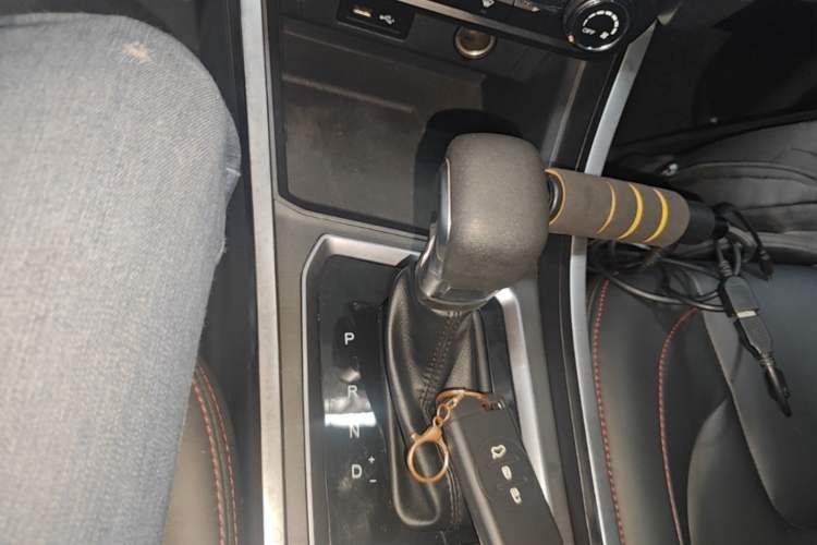 Used Chery Tiggo 3X 2021 Diamond Edition 1.5L CVT 3-Carat Gear Lever