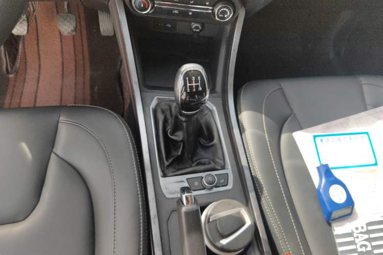 Used Chery Tiggo 3X 2021 PLUS 1.5L Manual "Pain-Free Red Date" Edition Gear Lever