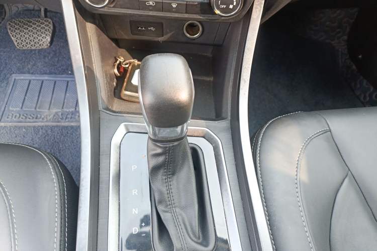 Used Chery Tiggo 3X 2021 PLUS 1.5L CVT Thrilling Red Date Edition Gear Lever
