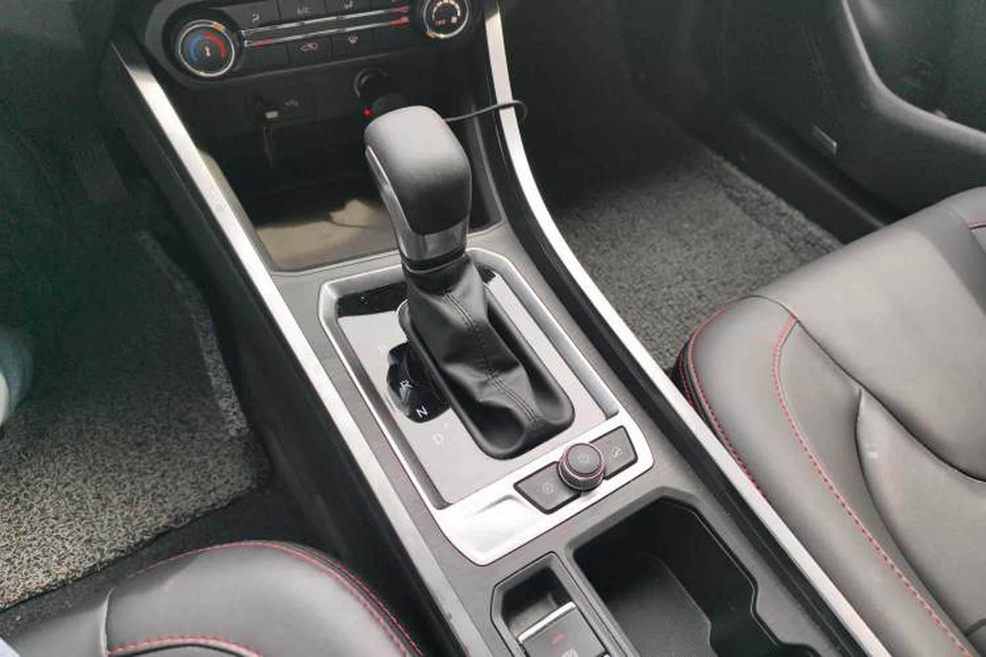 Used Chery Tiggo 3X 2021 Diamond Edition 1.5L CVT 3-Carat Gear Lever