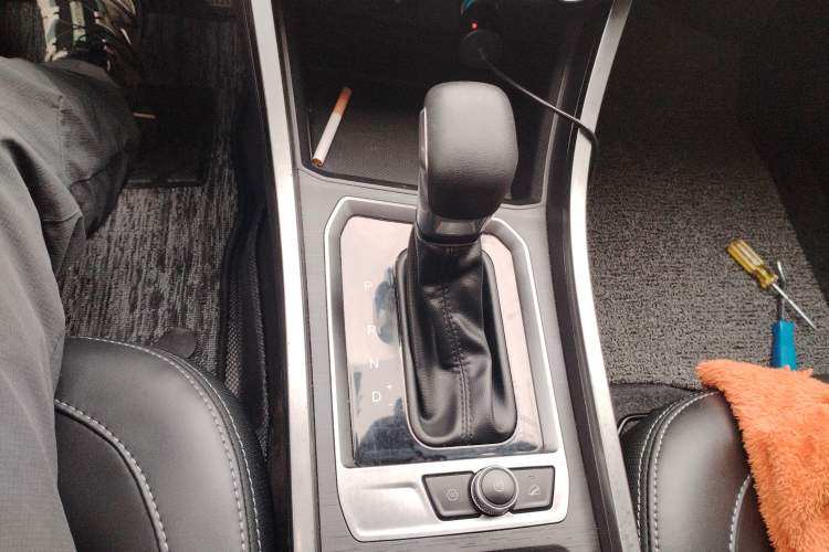 Used Chery Tiggo 3X 2021 PLUS 1.5L CVT Thrilling Red Date Edition Gear Lever