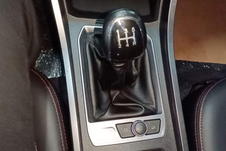 Used Chery Tiggo 3X 2021 Diamond Edition 1.5L Manual 2 Carat Gear Lever