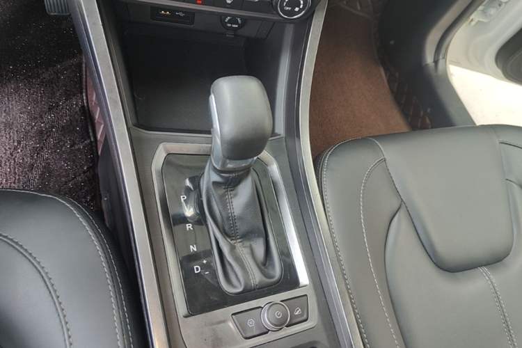 Used Chery Tiggo 3X 2021 PLUS 1.5L CVT Thrilling Red Date Edition Gear Lever