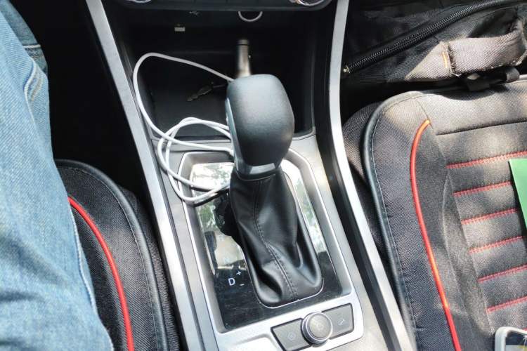 Used Chery Tiggo 3X 2021 PLUS 1.5L CVT Thrilling Red Date Edition Gear Lever