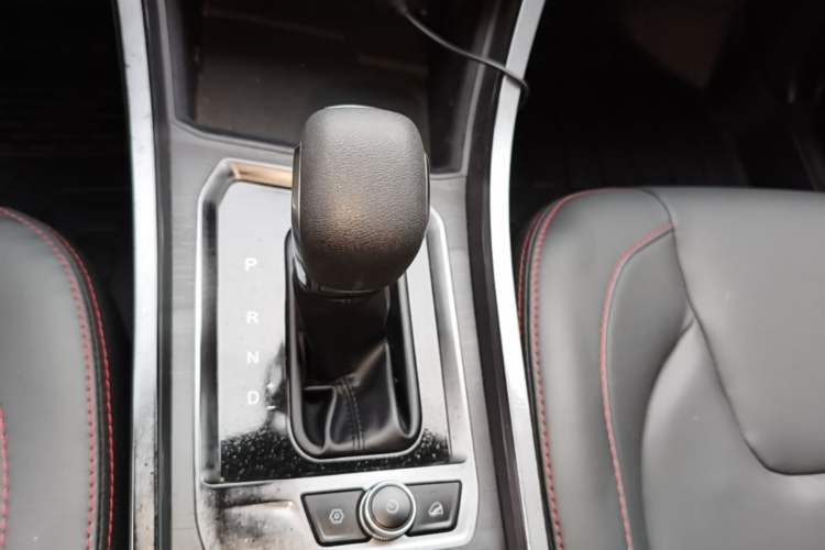 Used Chery Tiggo 3X 2021 Diamond Edition 1.5L CVT 3-Carat Gear Lever
