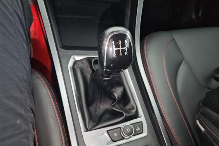 Used Chery Tiggo 3X 2021 Revised Version PLUS 1.5L Manual – Passionate Red Date Edition Gear Lever