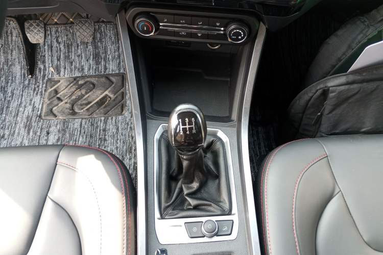 Used Chery Tiggo 3X 2021 Revised Diamond Edition 1.5L Manual 2 Carat Gear Lever