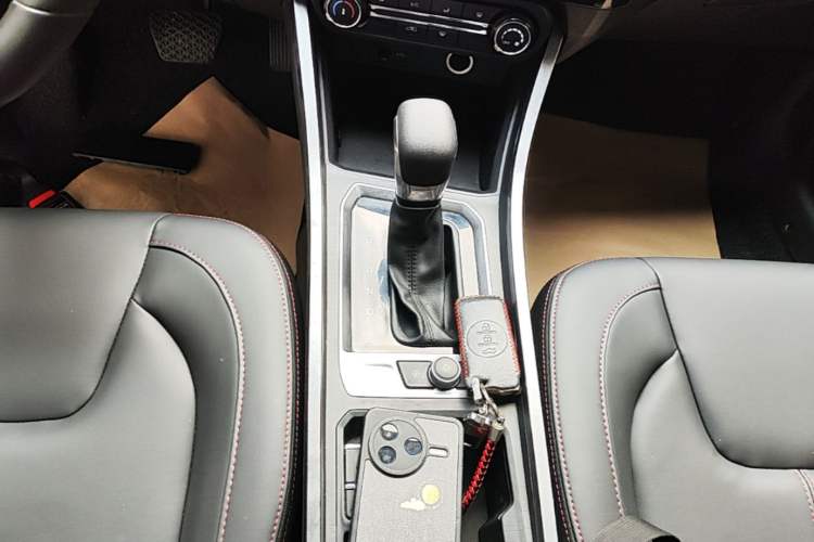 Used Chery Tiggo 3X 2021 Diamond Edition 1.5L CVT 3-Carat Gear Lever