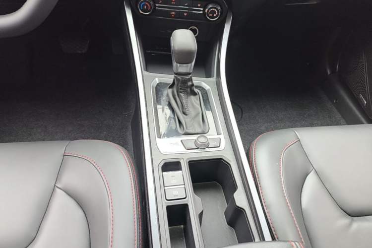 Used Chery Tiggo 3X 2021 Diamond Edition 1.5L CVT 3-Carat Gear Lever