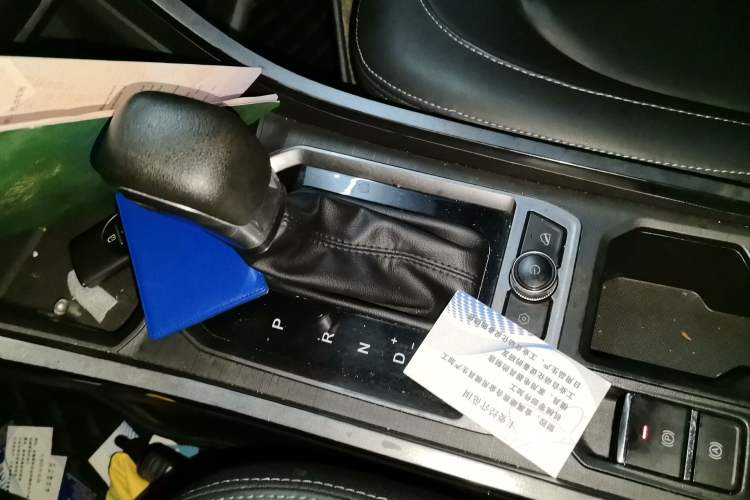 Used Chery Tiggo 3X 2021 PLUS 1.5L CVT Thrilling Red Date Edition Gear Lever