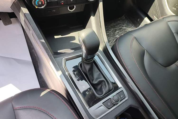 Used Chery Tiggo 3X 2021 Diamond Edition 1.5L CVT 3-Carat II Model Gear Lever