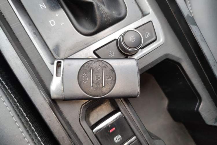 Used Chery Tiggo 3X 2021 PLUS 1.5L CVT Thrilling Red Date Edition Interior 1