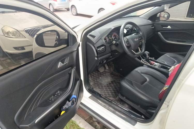 Used Chery Tiggo 3X 2021 PLUS 1.5L CVT Thrilling Red Date Edition Interior 3
