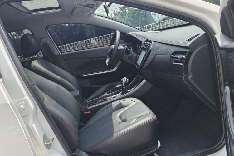Used Chery Tiggo 3X 2021 Diamond Edition 1.5L CVT 3-Carat Interior 4