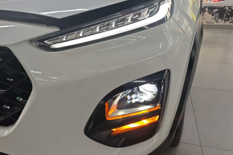 Used Chery Tiggo 3X 2021 Revised Diamond Edition 1.5L Manual 2 Carat Left Front Headlight