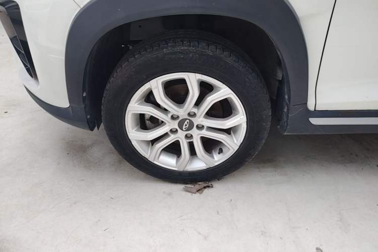 Used Chery Tiggo 3X 2021 Revised Version PLUS 1.5L Manual – Passionate Red Date Edition Left Front Wheel Hub