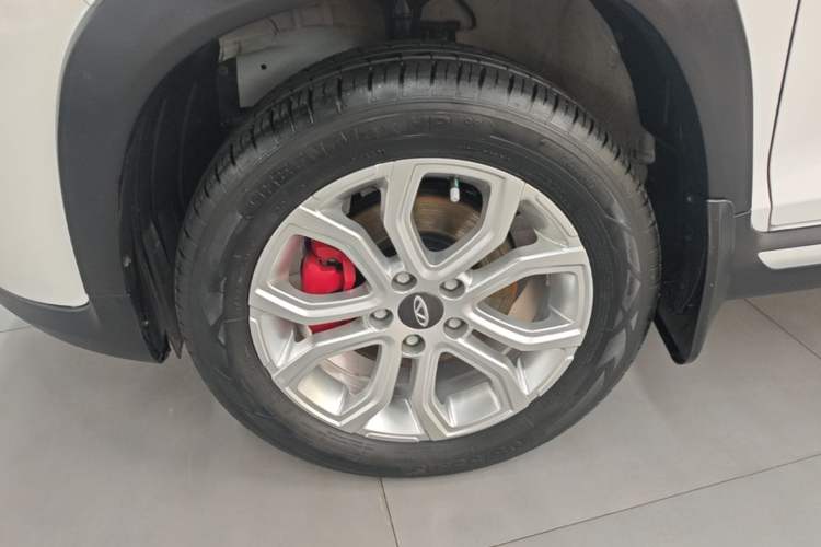 Used Chery Tiggo 3X 2021 Revised Diamond Edition 1.5L Manual 2 Carat Left Front Wheel Hub
