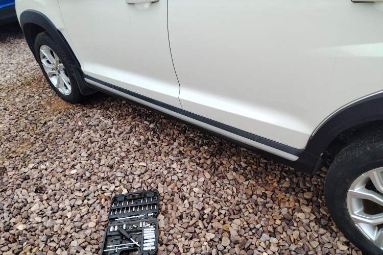 Used Chery Tiggo 3X 2021 PLUS 1.5L CVT Thrilling Red Date Edition Left Side Sill