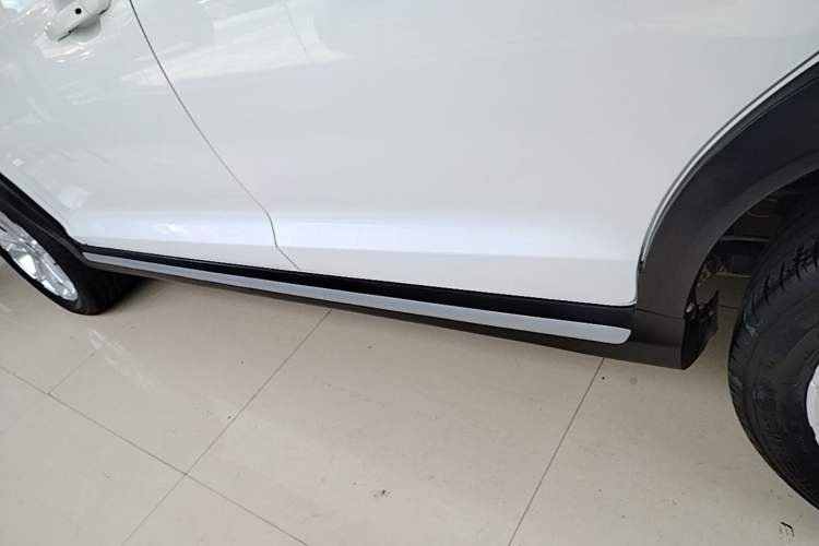 Used Chery Tiggo 3X 2021 Diamond Edition 1.5L CVT 3-Carat Left Side Sill