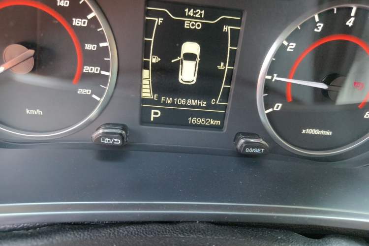 Used Chery Tiggo 3X 2021 Facelift PLUS 1.5L CVT Zhenxing Pine Nut Edition Odometer Close Up