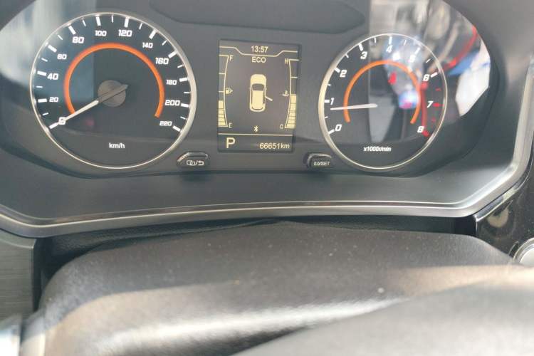 Used Chery Tiggo 3X 2021 PLUS 1.5L CVT Thrilling Red Date Edition Odometer Close Up