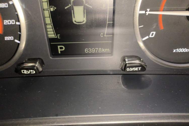 Used Chery Tiggo 3X 2021 PLUS 1.5L CVT "Painkai Red Date" Edition II Odometer Close Up