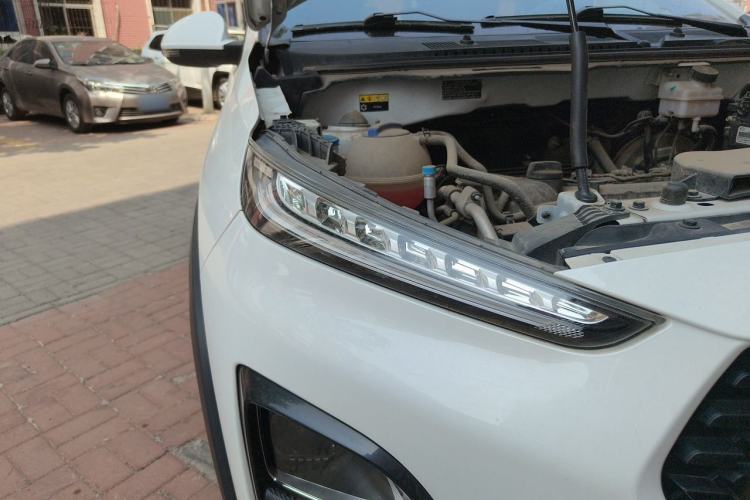 Used Chery Tiggo 3X 2021 Facelift PLUS 1.5L CVT Zhenxing Pine Nut Edition Right Front Headlight