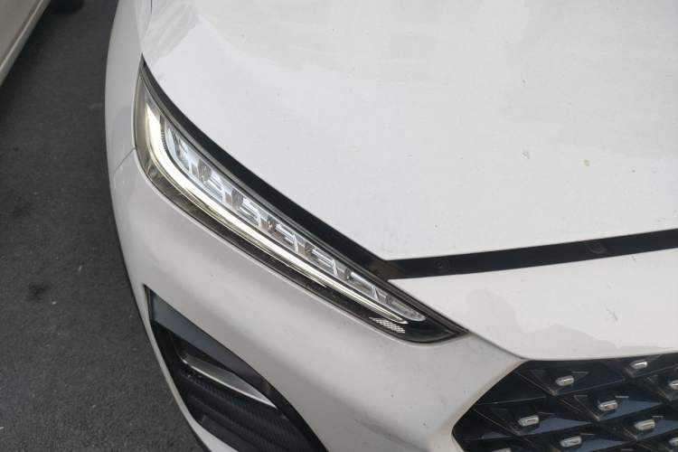Used Chery Tiggo 3X 2021 Revised Diamond Edition 1.5L Manual 2 Carat Right Front Headlight