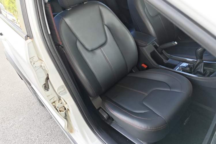 Used Chery Tiggo 3X 2021 Revised Diamond Edition 1.5L Manual 2 Carat Right Front Seat