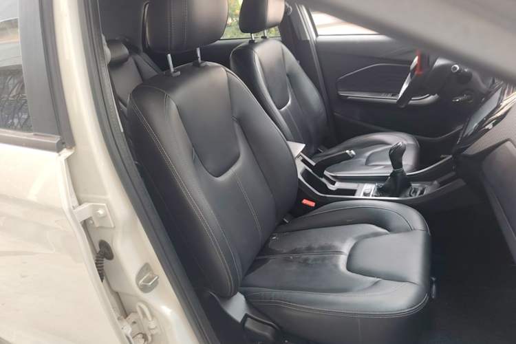 Used Chery Tiggo 3X 2021 Revised Version PLUS 1.5L Manual – Passionate Red Date Edition Right Front Seat