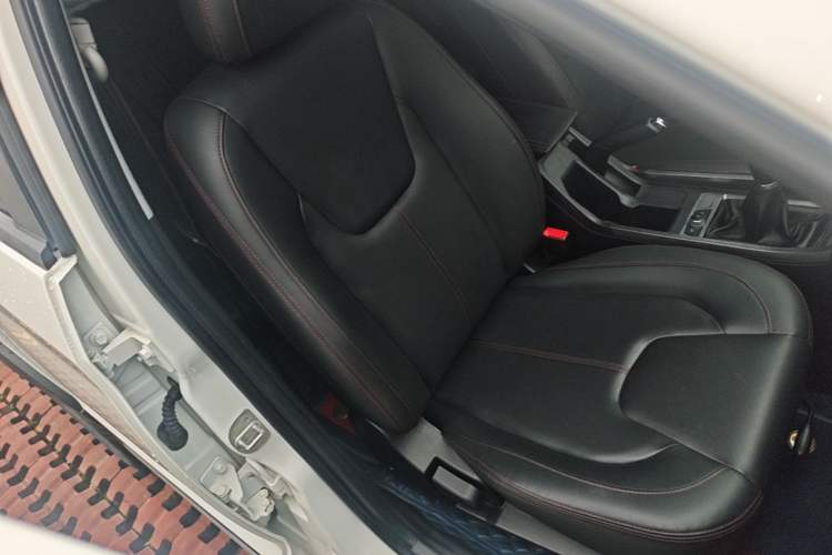 Used Chery Tiggo 3X 2021 Revised Diamond Edition 1.5L Manual 2 Carat Right Front Seat