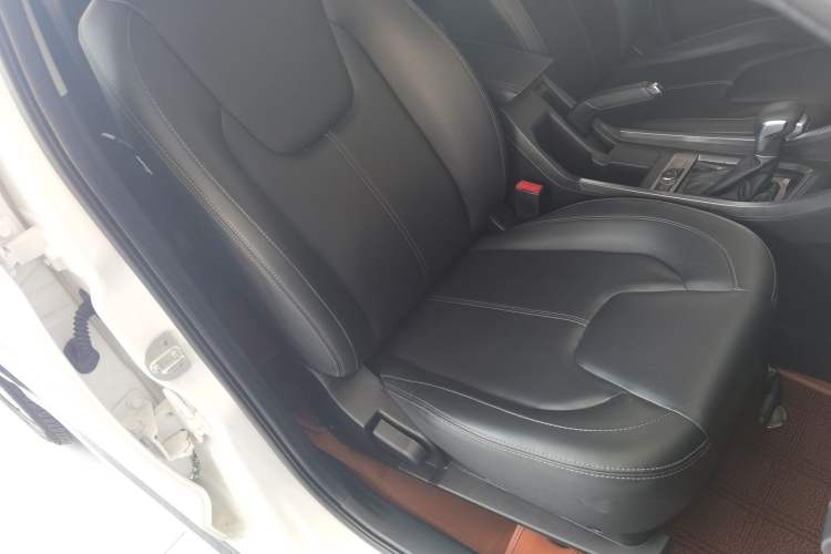 Used Chery Tiggo 3X 2021 PLUS 1.5L CVT "Painkai Red Date" Edition II Right Front Seat