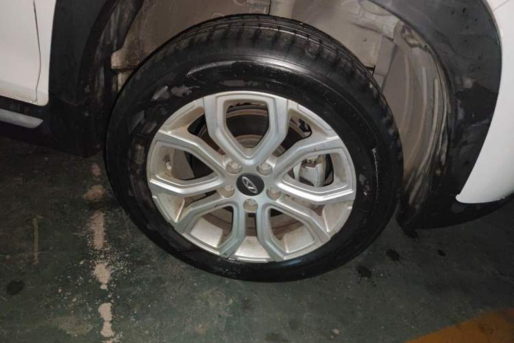 Used Chery Tiggo 3X 2021 Revised Version PLUS 1.5L Manual – Passionate Red Date Edition Right Front Wheel Hub