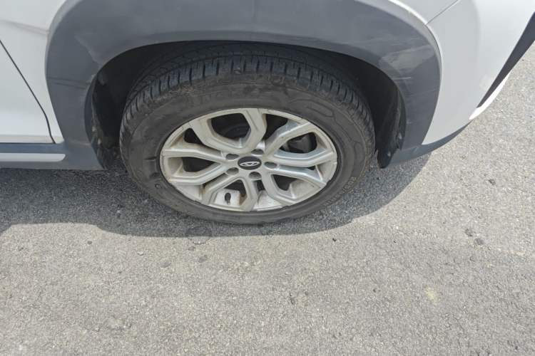 Used Chery Tiggo 3X 2021 Revised Version PLUS 1.5L Manual – Passionate Red Date Edition Right Front Wheel Hub