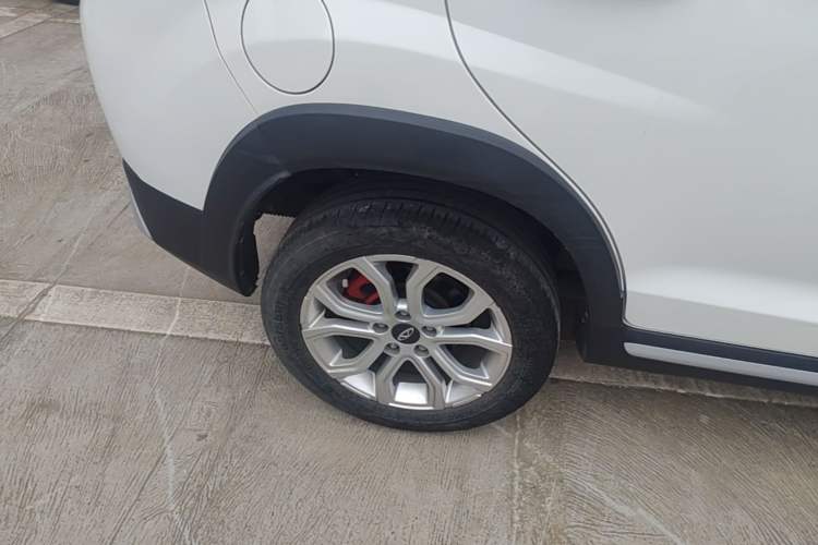 Used Chery Tiggo 3X 2021 Revised Diamond Edition 1.5L Manual 2 Carat Right Rear Wheel Hub