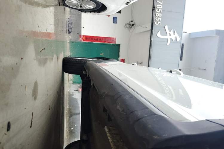Used Chery Tiggo 3X 2021 Revised Version PLUS 1.5L Manual – Passionate Red Date Edition Right Side Sill