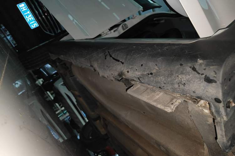 Used Chery Tiggo 3X 2021 Diamond Edition 1.5L CVT 3-Carat II Model Right Side Sill