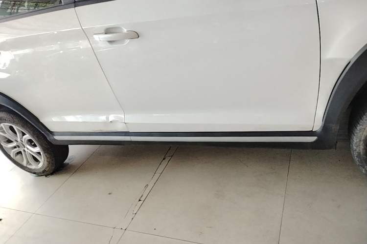 Used Chery Tiggo 3X 2021 PLUS 1.5L CVT Thrilling Red Date Edition Right Side Sill