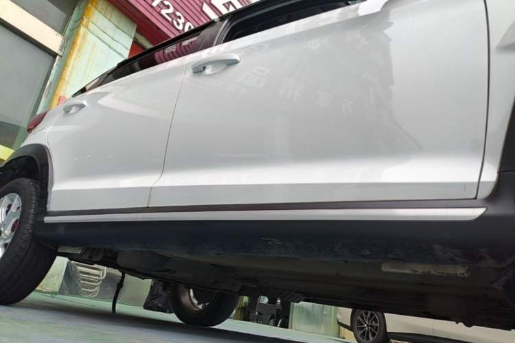 Used Chery Tiggo 3X 2021 Diamond Edition 1.5L CVT 3-Carat Right Side Sill