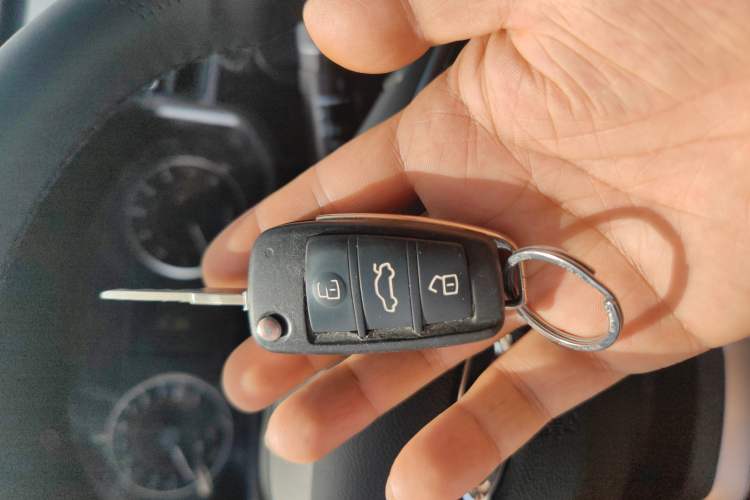 Used Chery Tiggo 3X 2021 PLUS 1.5L Manual "Pain-Free Red Date" Edition Vehicle Key