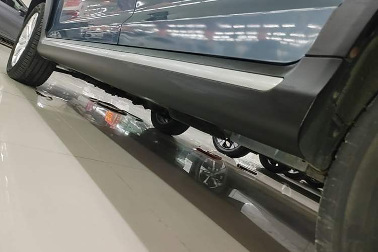 Used Chery Tiggo 3X 2022 Diamond Edition 1.5L CVT Elite Version Left Side Sill
