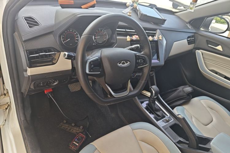 Used Chery Tiggo 3X 2022 Diamond Edition 1.5L CVT Elite Version Center Console