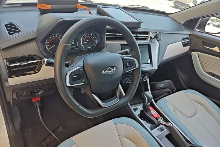 Used Chery Tiggo 3X 2022 PLUS 1.5L CVT Fashion Edition Center Console